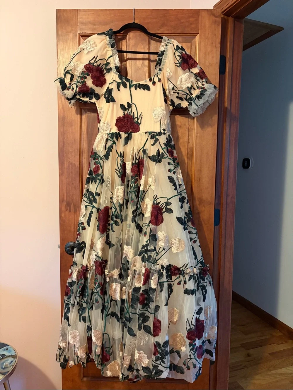 Ivy City Amora Floral Puff-Sleeve Maxi Dress in Blush Size Medium - Picture 2 of 6